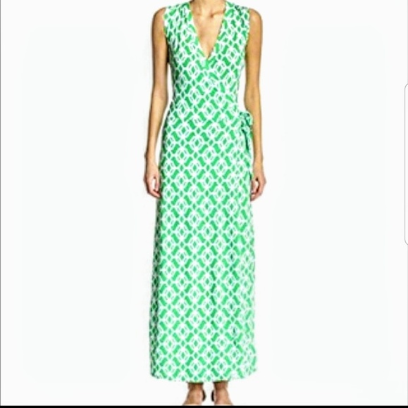 Macbeth Collection by Margaret Josephs Dresses & Skirts - NWT Gorgeous wrap dress Macbeth Collection by Margaret Josephs Dresses & Skirts - NWT Gorgeous wrap dress